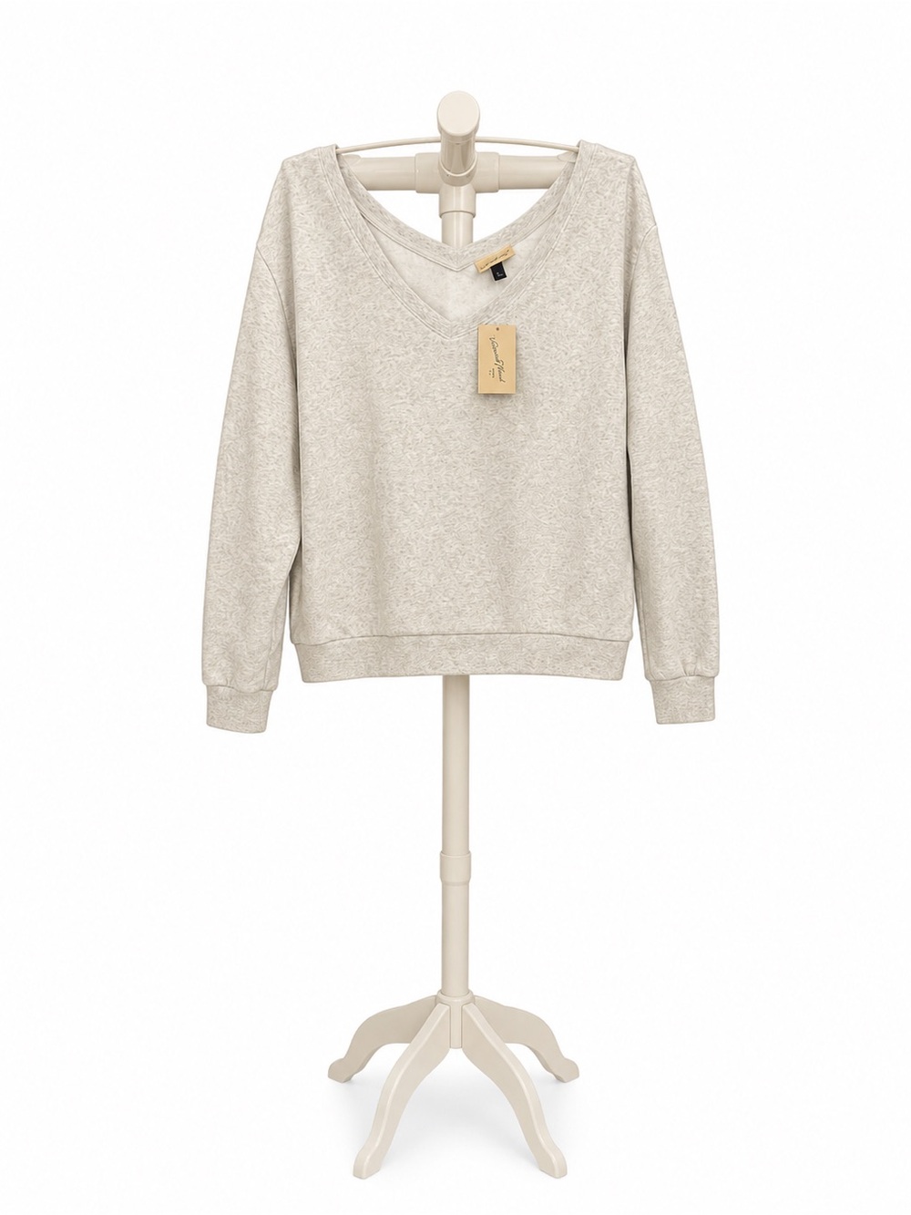 Universal Thread Cream V-Neck Pullover Sweater